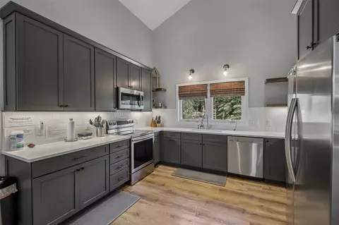 Kitchen - 312 Red Hawk Cir, Silverthorne, CO 80498 photo 3 of 4