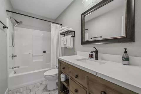 Bath - 312 Red Hawk Cir, Silverthorne, CO 80498 photo 4 of 5
