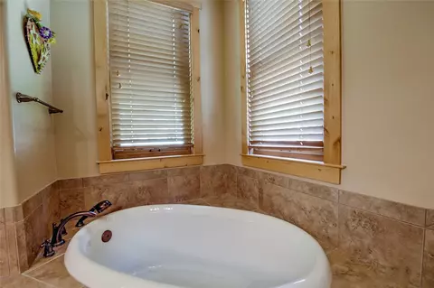 Bath - 183 Elk Thistle Dr, Silverthorne, CO 80498 photo 3 of 5