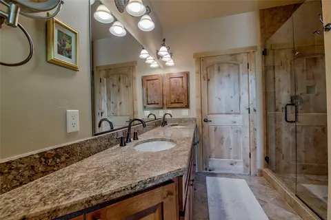 Bath - 183 Elk Thistle Dr, Silverthorne, CO 80498 photo 2 of 5