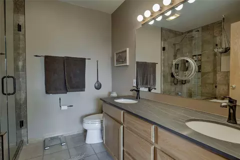Bath - 61 Bashore Ct, Silverthorne, CO 80498 photo 2 of 4
