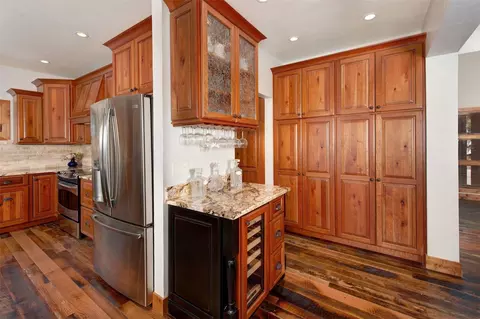 Kitchen - 1631 Keystone Ranch Rd, Keystone, CO 80435 photo 2 of 3