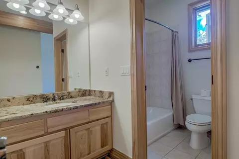 Bath - 1817 Stellar Dr #1817, Silverthorne, CO 80498 photo 5 of 10