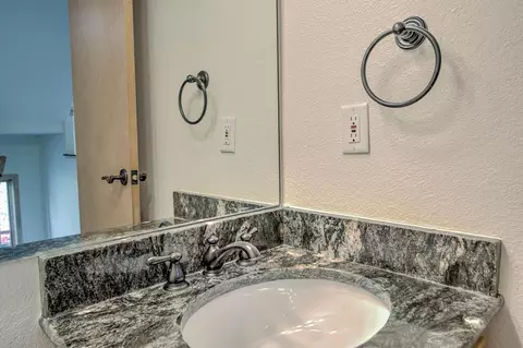 Bath - 1817 Stellar Dr #1817, Silverthorne, CO 80498 photo 2 of 10