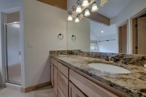 Bath - 1817 Stellar Dr #1817, Silverthorne, CO 80498 photo 7 of 10
