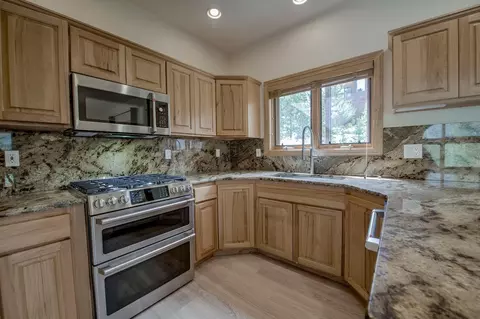 Kitchen - 1817 Stellar Dr #1817, Silverthorne, CO 80498 photo 3 of 4