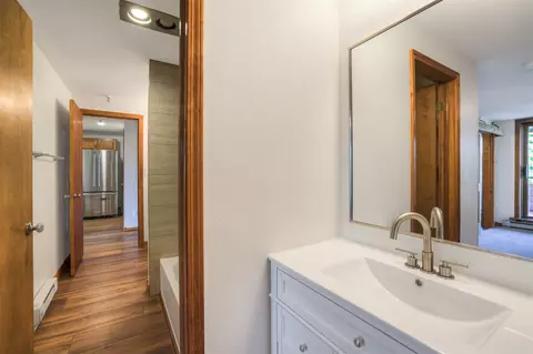 Bath - 180 E La Bonte St #423, Dillon, CO 80435 photo 1 of 3