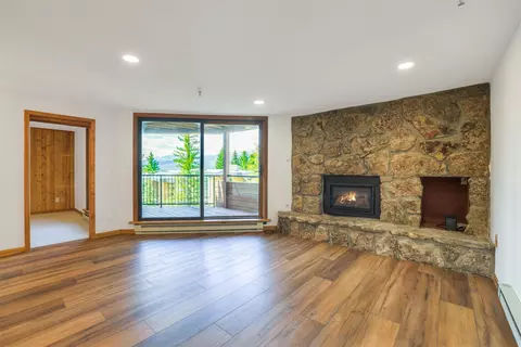 Living - 180 E La Bonte St #423, Dillon, CO 80435 photo 2 of 5