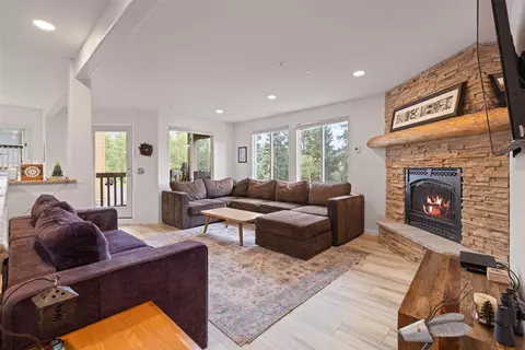 Living - 4020 Silverheels Dr #9, Silverthorne, CO 80498 photo 1 of 4