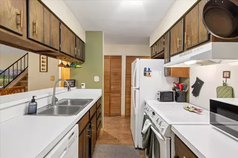 Kitchen - 148 Summit Dr #A12, Dillon, CO 80435 photo 2 of 4