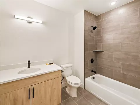 Bath - 740 Blue River Pkwy #E9, Silverthorne, CO 80498 photo 1 of 8
