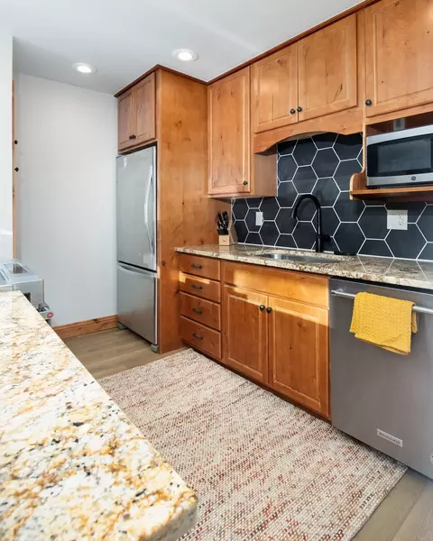 Kitchen - 176 E La Bonte St #A-306, Dillon, CO 80435 photo 2 of 3