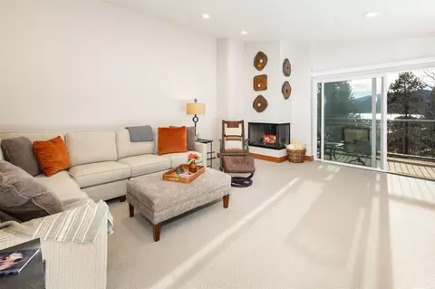 Living - 176 E La Bonte St #A-306, Dillon, CO 80435 photo 2 of 3