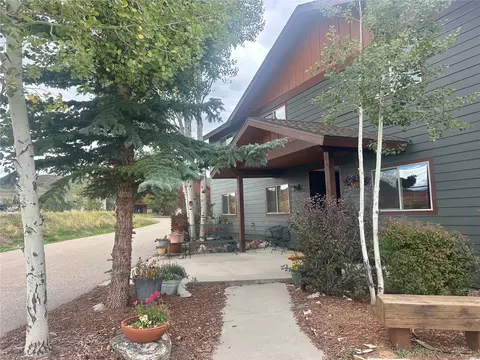 127 Oak Ridge Cir #203, Oak Creek, CO 80467