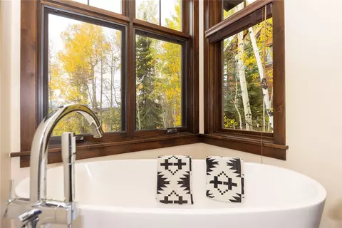Bath - 245 Two Cabins Dr, Silverthorne, CO 80498 photo 3 of 8