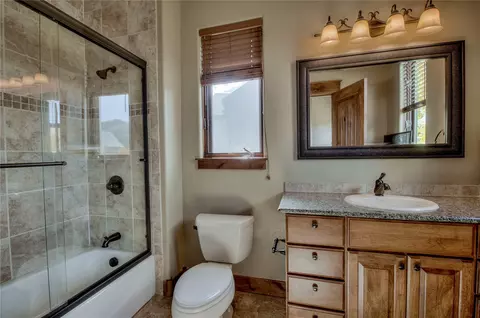 Bath - 51 Mule Deer Ct, Dillon, CO 80435 photo 1 of 9