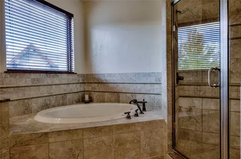 Bath - 51 Mule Deer Ct, Dillon, CO 80435 photo 4 of 9