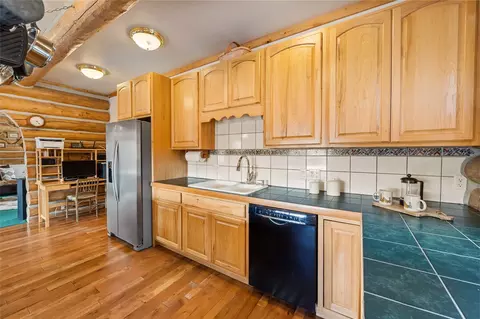 Kitchen - 572 Haystack Mountain Rd, Silverthorne, CO 80498 photo 3 of 4