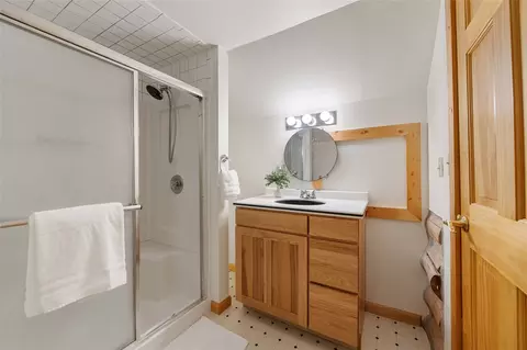 Bath - 572 Haystack Mountain Rd, Silverthorne, CO 80498 photo 2 of 7