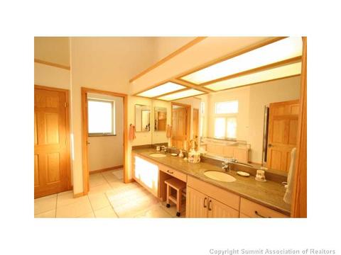 122 Kings Ct, Silverthorne, CO 80498 photo 13