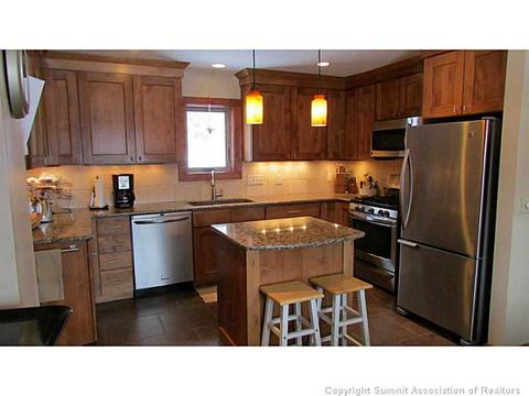 665 Tanglewood Ln, Silverthorne, CO 80498 photo 2
