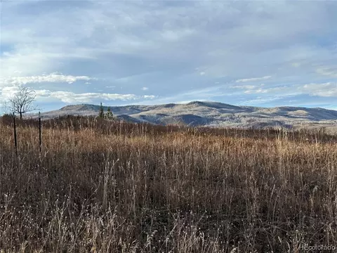 30405 Coyote Run Ct, Oak Creek, CO 80467