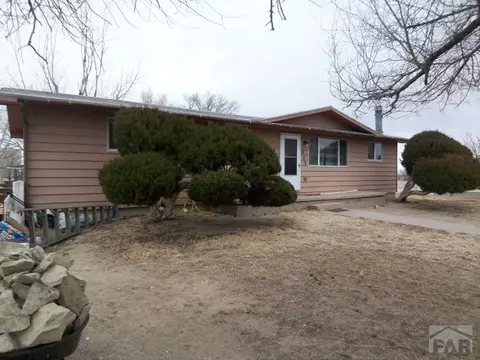 213 E 18th St, La Junta, CO 81050 photo 1