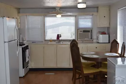 2103 Hellbeck Dr, Pueblo, CO 81005 photo 3