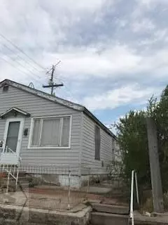 212 E 3rd St, La Junta, CO 81050 photo 2
