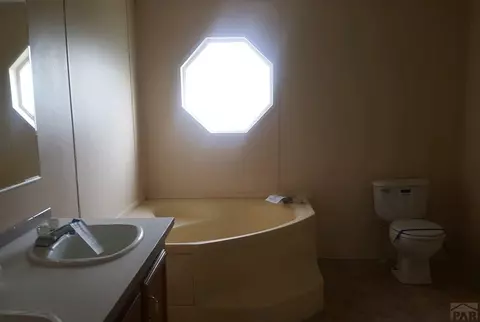 507 Daniel Ave, La Junta, CO 81050 photo 3