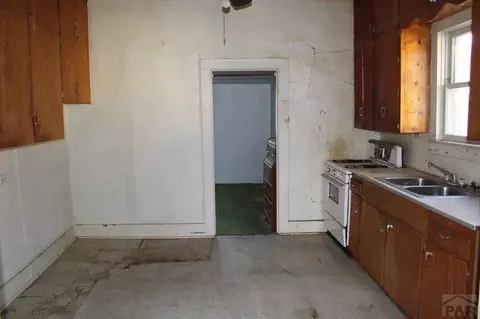 517 5th St, La Junta, CO 81050 photo 11
