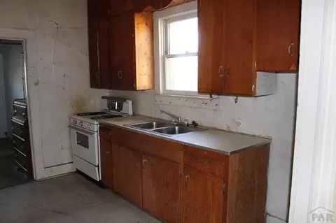 517 5th St, La Junta, CO 81050 photo 9