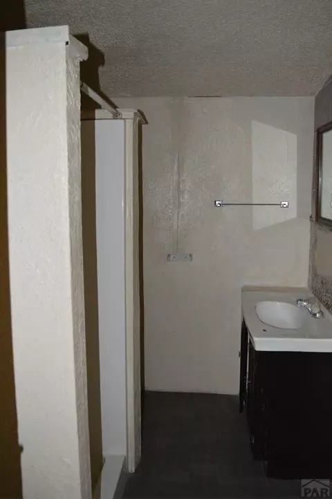 406 Elm, Lamar, CO 81052 photo 3