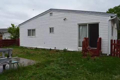 402 Oak Dr, Lamar, CO 81052 photo 2