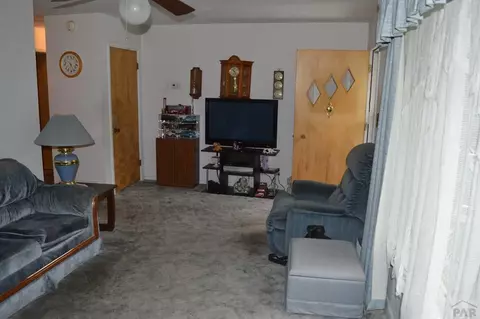402 Oak Dr, Lamar, CO 81052 photo 4