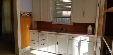 607 S 3rd St, Lamar, CO 81052 photo 3
