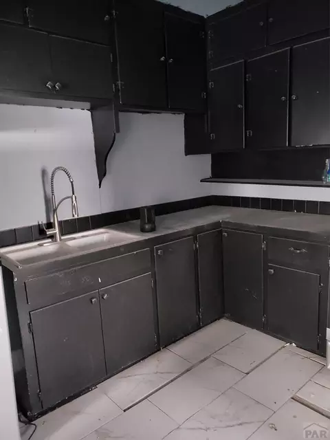 502 E 4th St, La Junta, CO 81050 photo 4