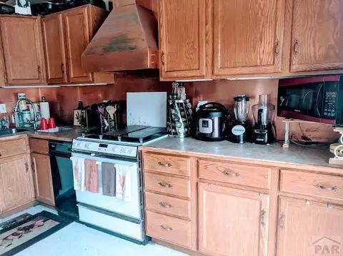 512 E 8th St, La Junta, CO 81050 photo 6