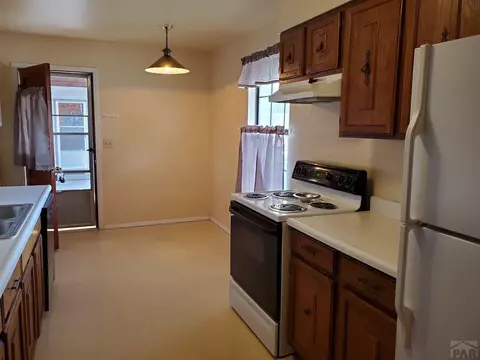 307-309 E Park St, Lamar, CO 81052 photo 3