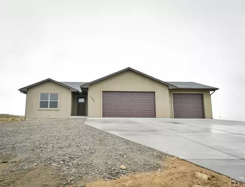 1107 E Paramount Dr, Pueblo, CO 81007 photo 1