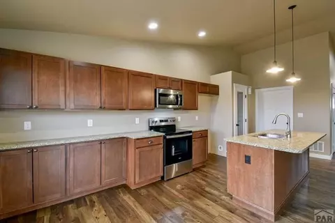 1107 E Paramount Dr, Pueblo, CO 81007 photo 8
