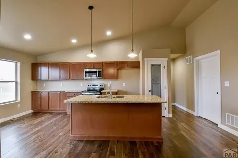 1107 E Paramount Dr, Pueblo, CO 81007 photo 11