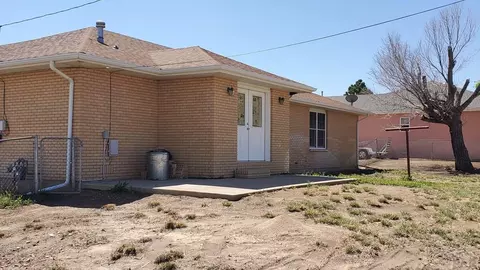 2206 Carson Ave, La Junta, CO 81050 photo 3