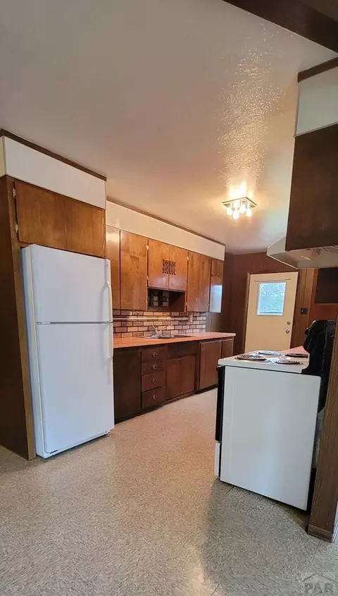 415 E 6th St, Walsenburg, CO 81089 photo 12