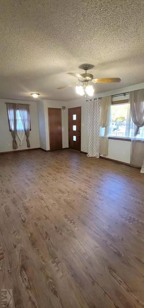 1322 Cimarron Ave, La Junta, CO 81050 photo 4