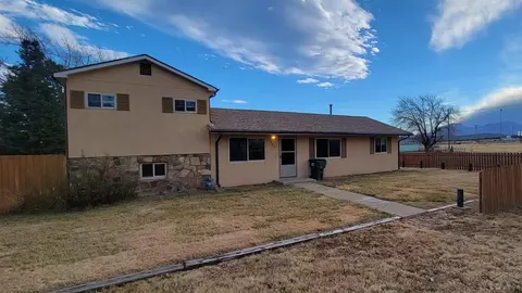 525 Maple St, Walsenburg, CO 81089 photo 2