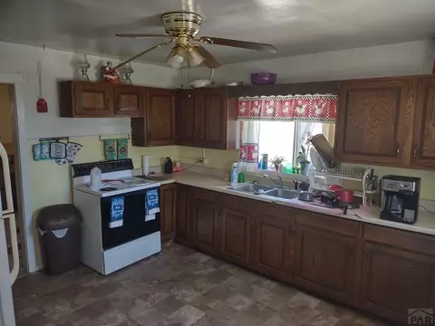 506 E 5th St, La Junta, CO 81050 photo 11