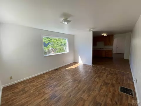 513 Elm St, Lamar, CO 81052 photo 2