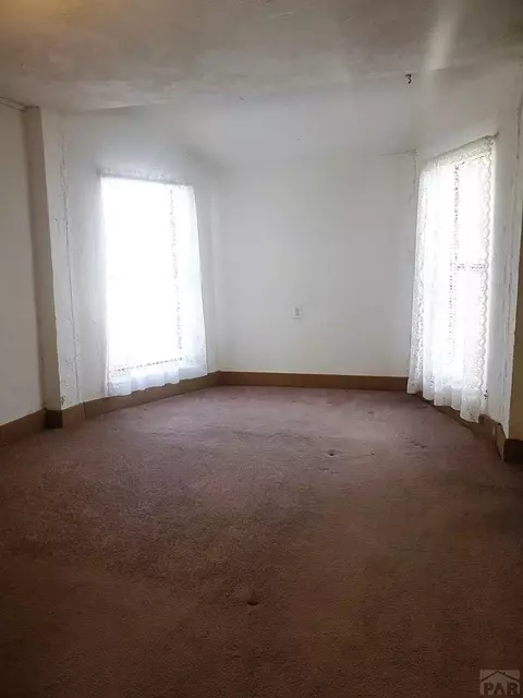 402 E 6th St, Walsenburg, CO 81089 photo 9