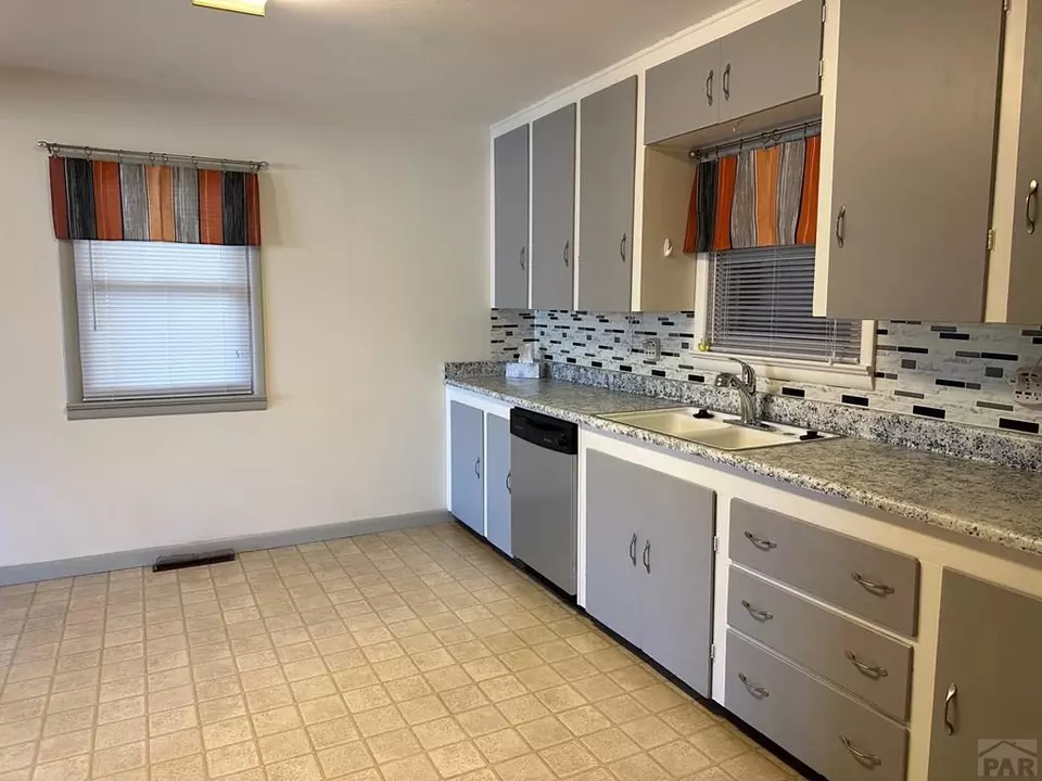  1519 Birch St, Canon City, CO 81212 photo 4